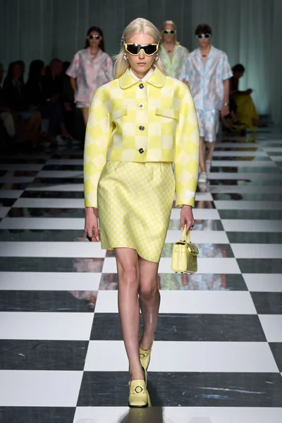Look 42